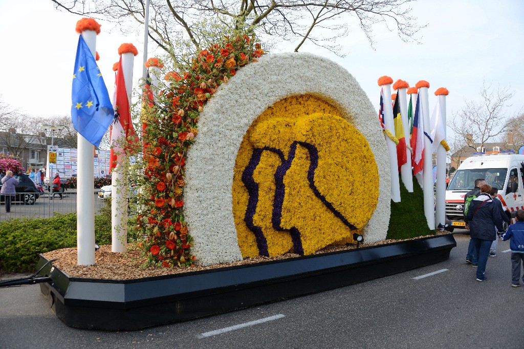 ../Images/Bloemencorso 2015 051.jpg